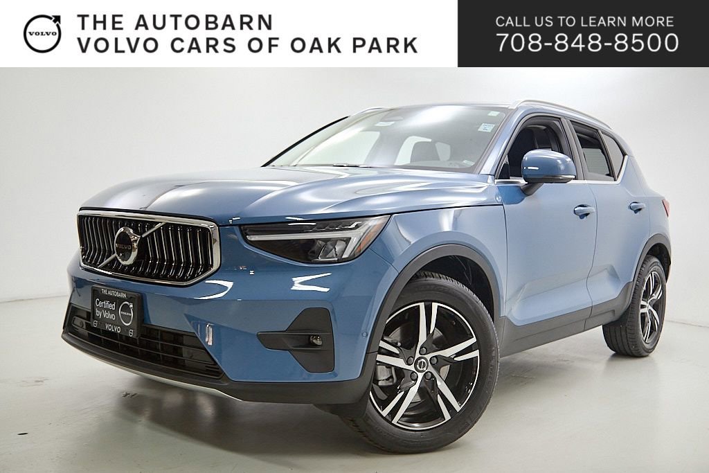 Certified 2023 Volvo XC40 B5 Plus image 1