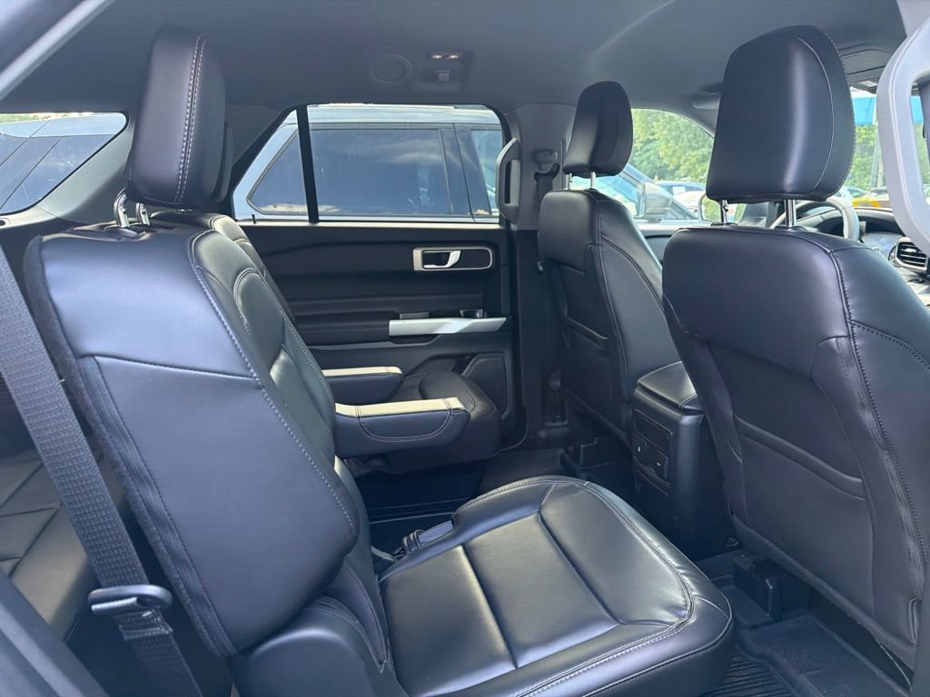 Used 2023 Ford Explorer XLT w/ Equipment Group 202A AWD/4WD image 6