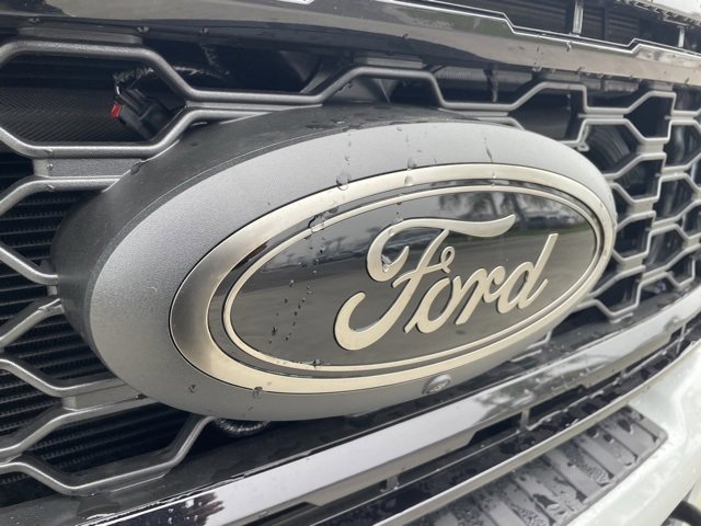 New 2026 Ford F350 Lariat w/ Black Appearance Package image 31