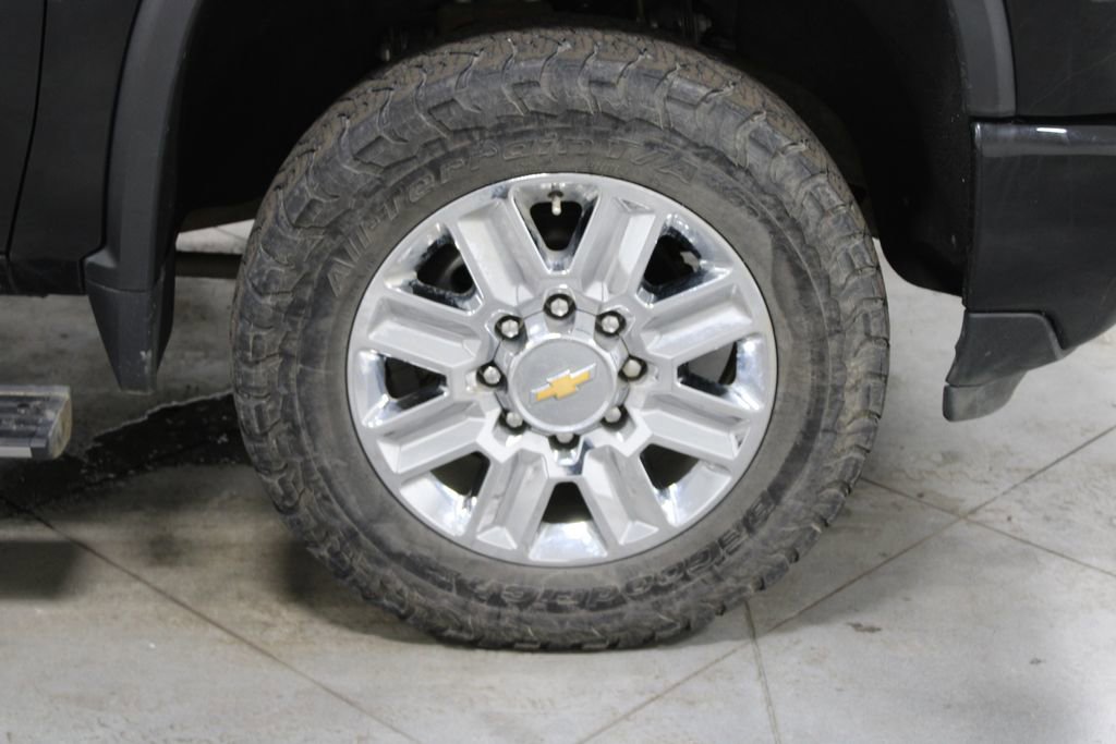 Used 2024 Chevrolet Silverado 2500 High Country w/ High Country Premium Package image 16