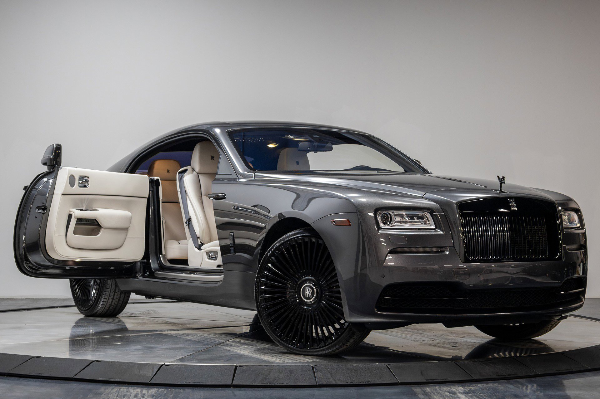 Used 2016 Rolls-Royce Wraith image 41