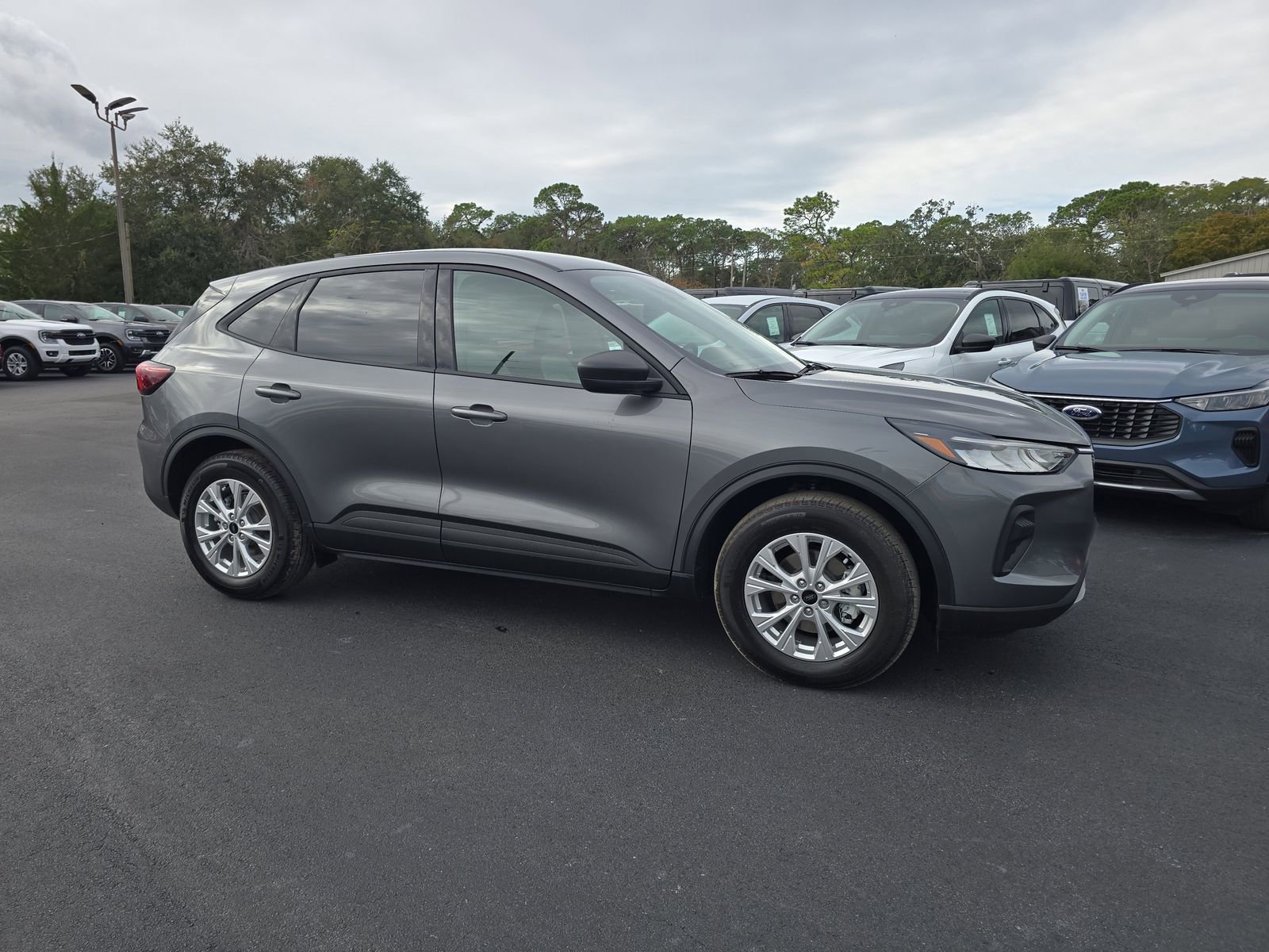 New 2026 Ford Escape Active w/ Tech Pack #1 FWD image 2