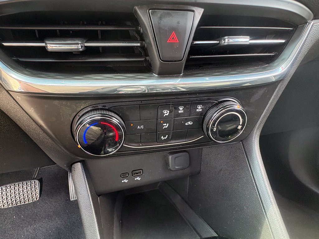 Used 2025 Buick Encore GX Preferred FWD image 15