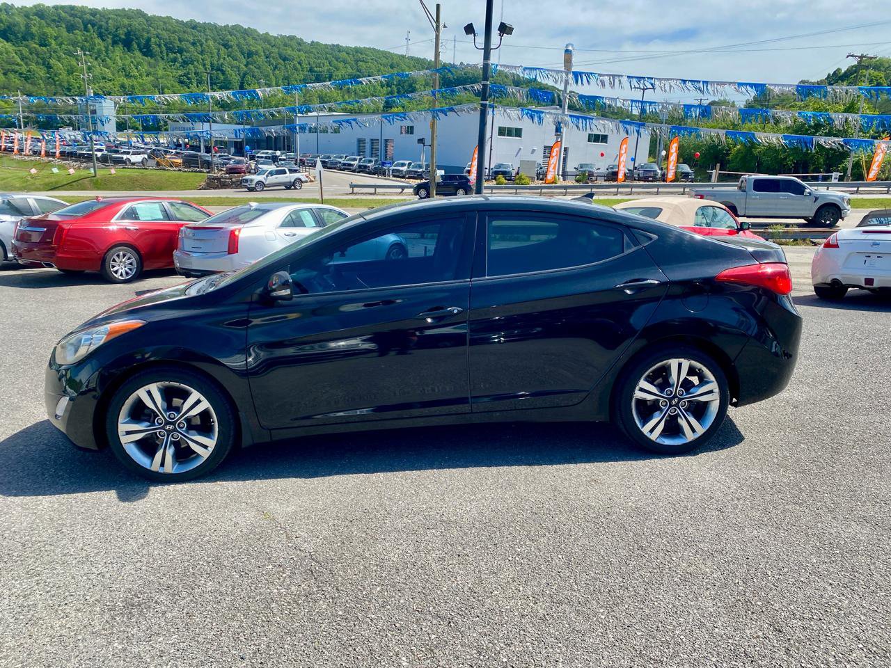 Used 2013 Hyundai Elantra Limited FWD image 4