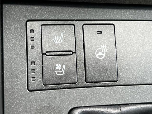 Certified 2023 Lexus IS 350 F Sport w/ Navigation Package RWD image 31