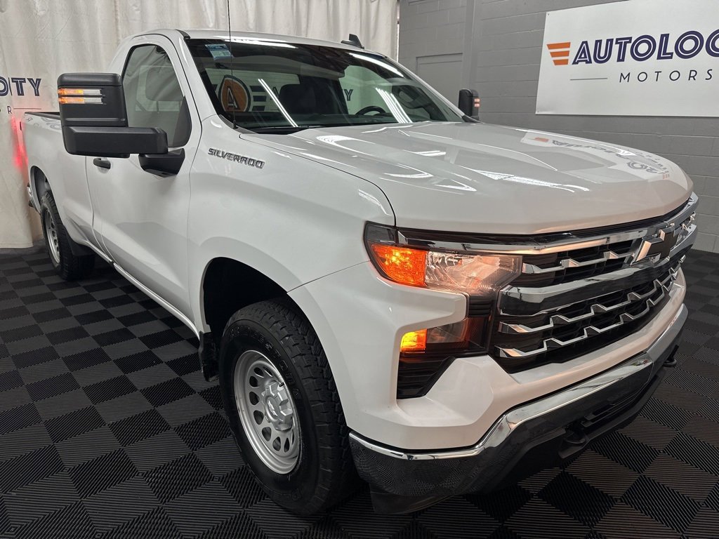 Used 2025 Chevrolet Silverado 1500 W/T w/ WT Value Package image 3