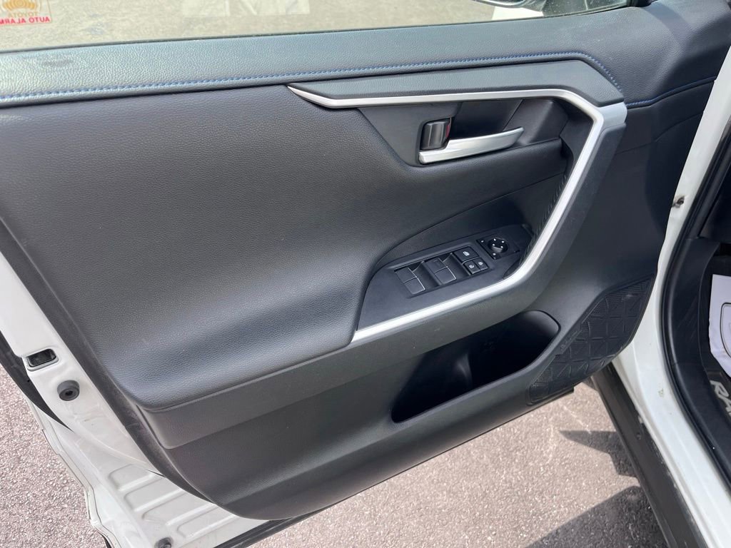 Used 2020 Toyota RAV4 XSE AWD/4WD image 9