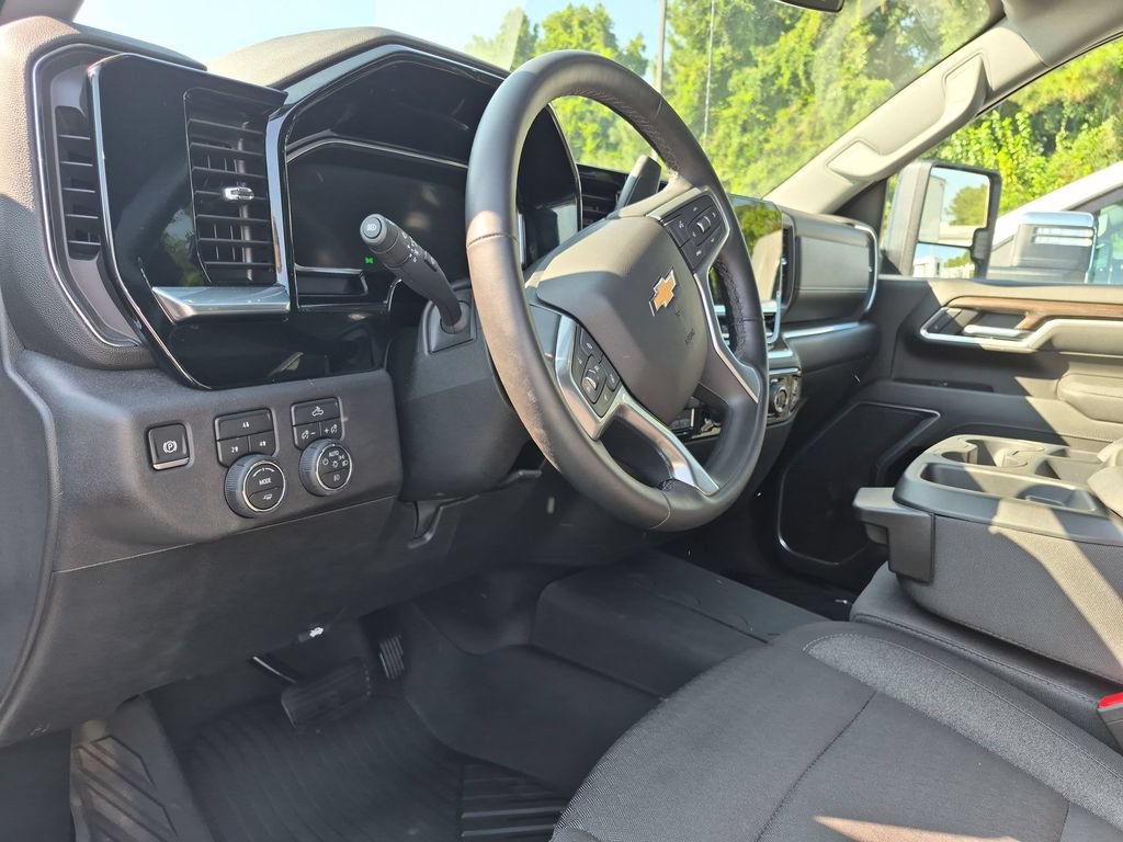 Used 2026 Chevrolet Silverado 2500 LT AWD/4WD image 14