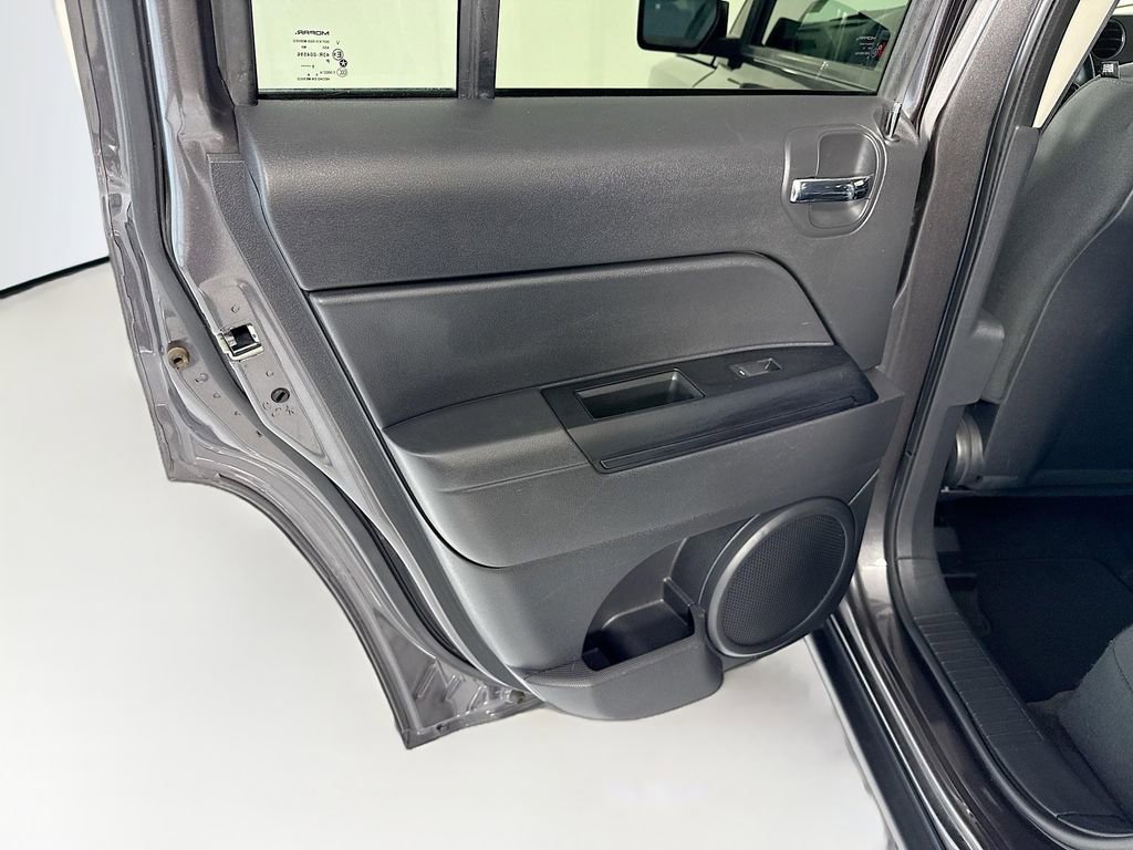 Used 2017 Jeep Patriot Latitude image 25