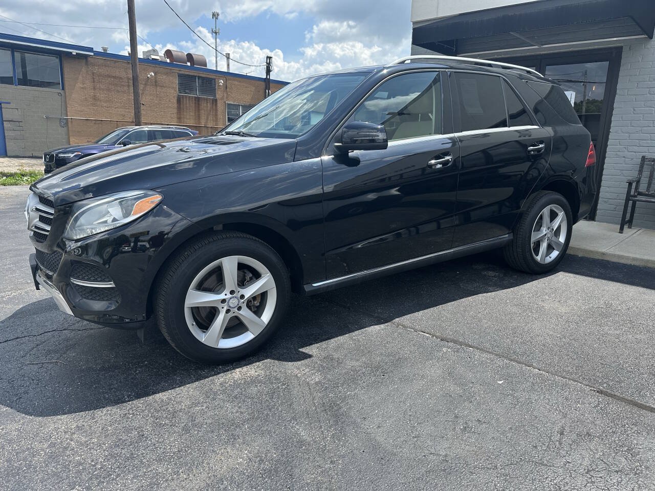 Used 2016 Mercedes-Benz GLE 350 4MATIC w/ Premium Package image 1