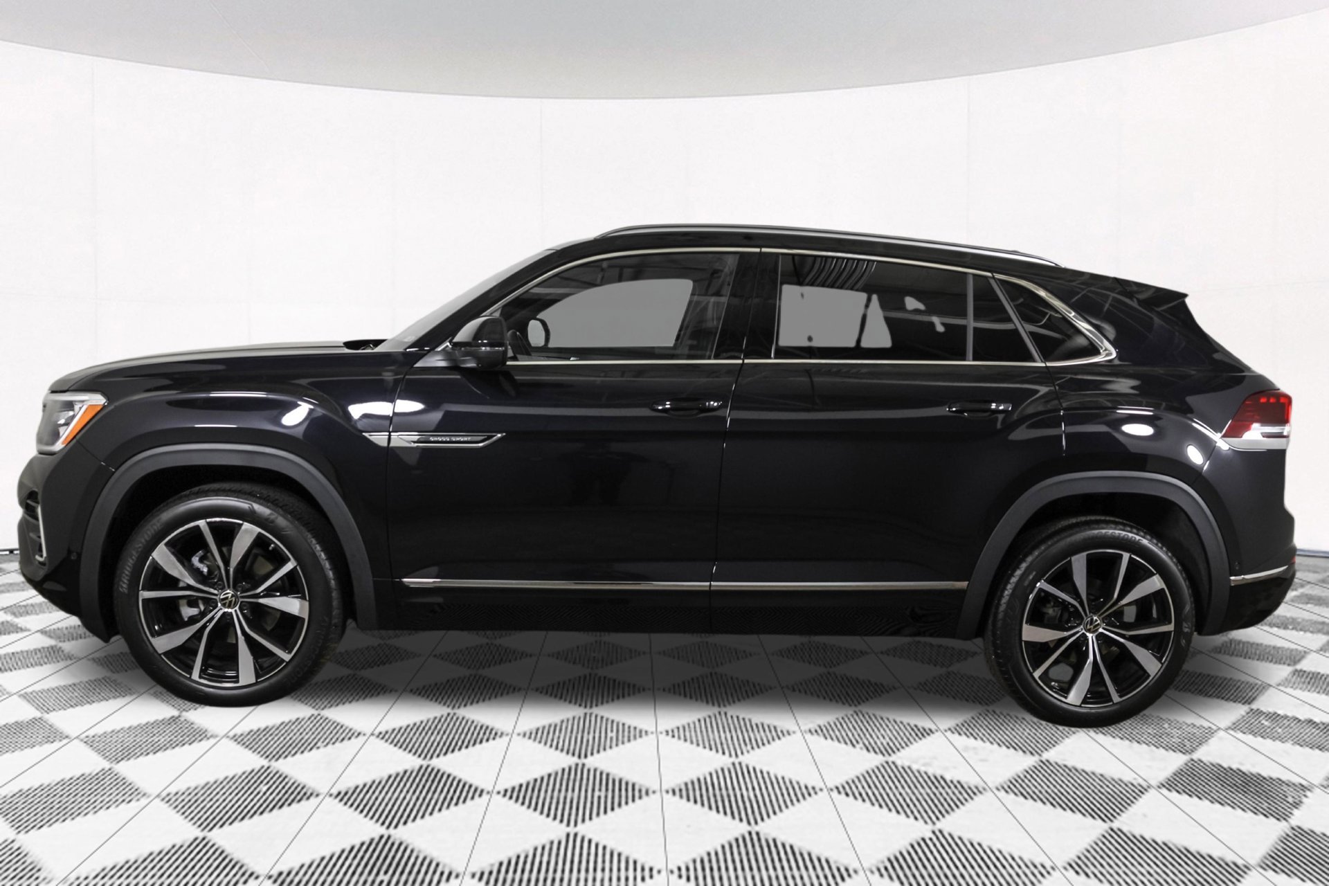 Used 2026 Volkswagen Atlas Cross Sport SEL Premium R-Line AWD/4WD image 19
