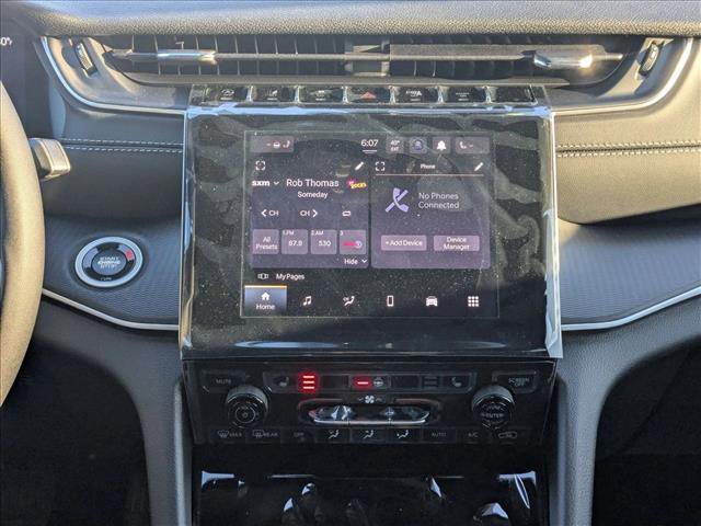 New 2025 Jeep Grand Cherokee L Laredo image 13