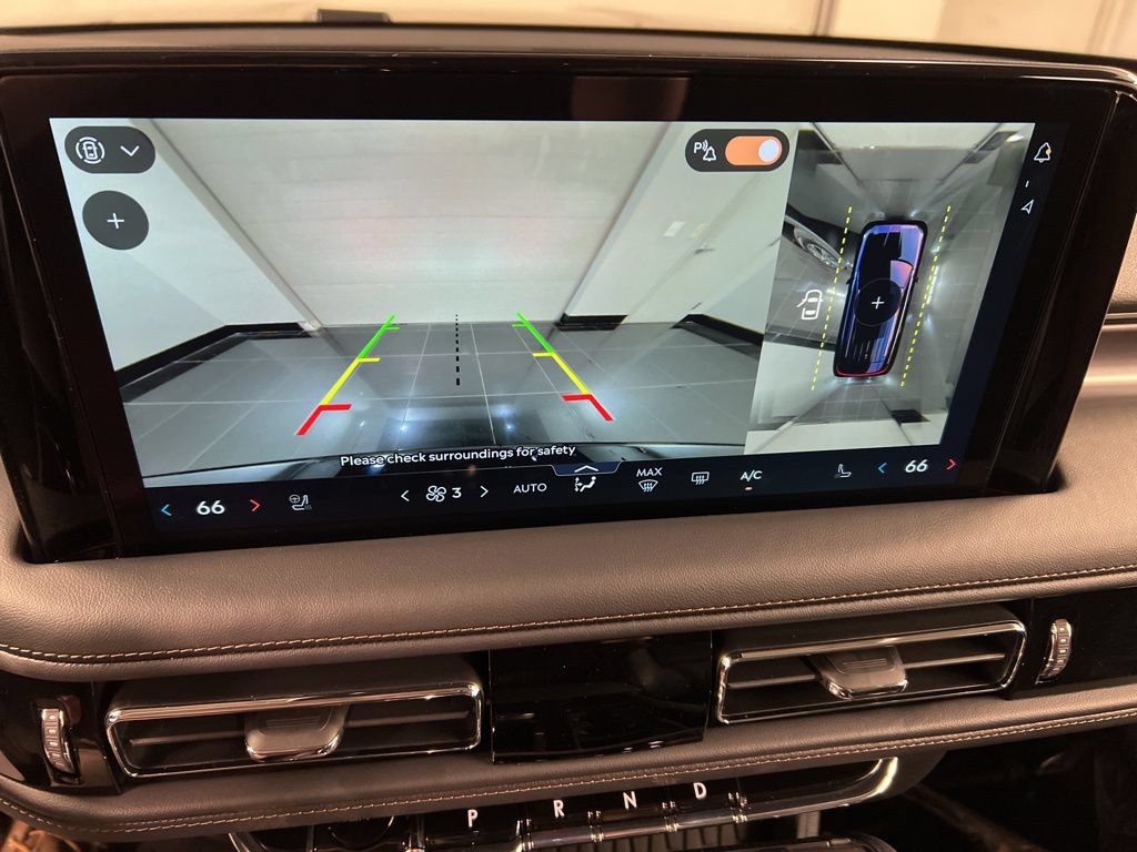 Used 2026 Lincoln Aviator AWD image 12