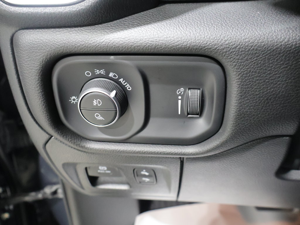 Certified 2025 RAM 1500 Big Horn AWD/4WD image 31