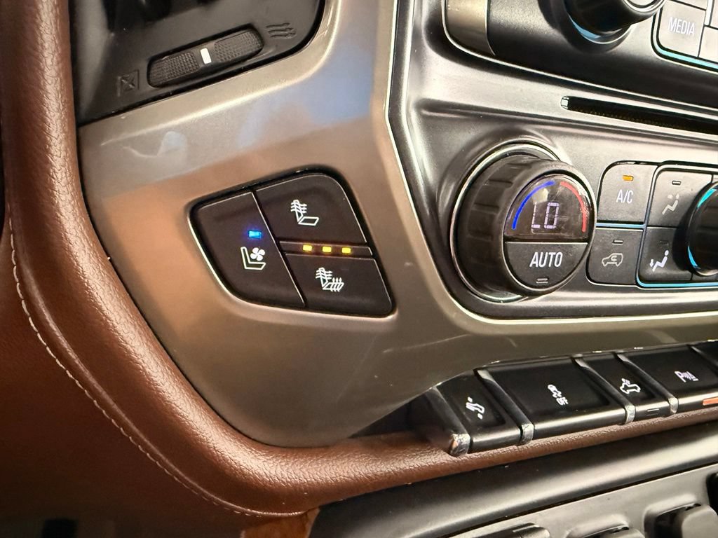Used 2018 Chevrolet Silverado 1500 High Country w/ LPO, Protection Package AWD/4WD image 36