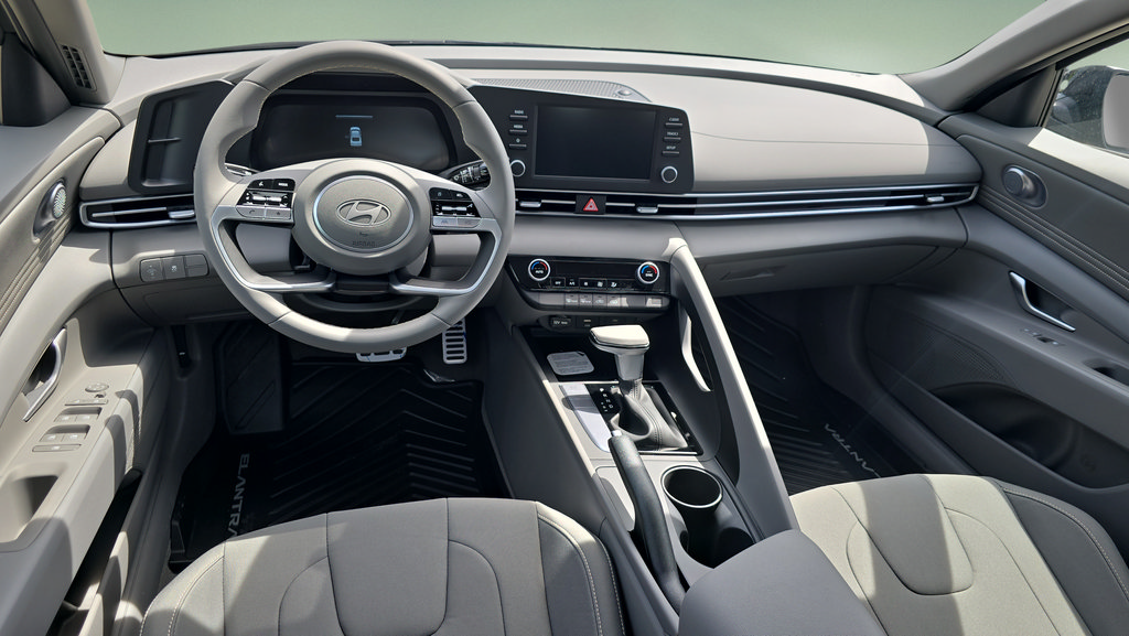 New 2026 Hyundai Elantra Sport FWD image 18