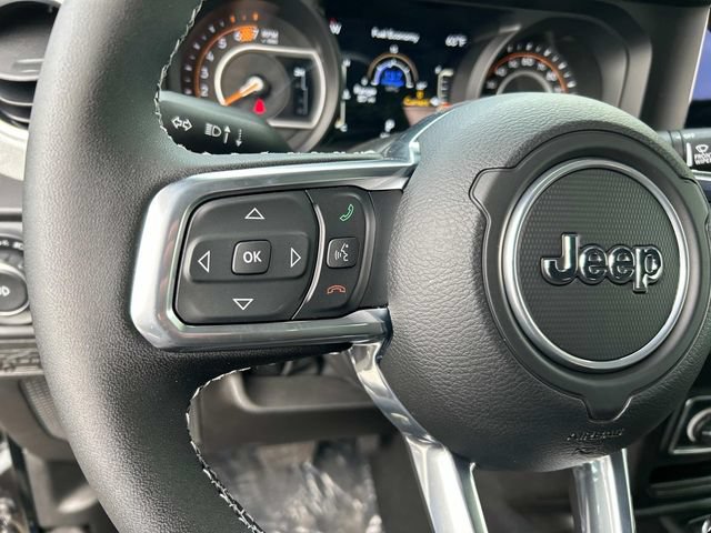 New 2025 Jeep Wrangler Unlimited Sahara AWD/4WD image 7