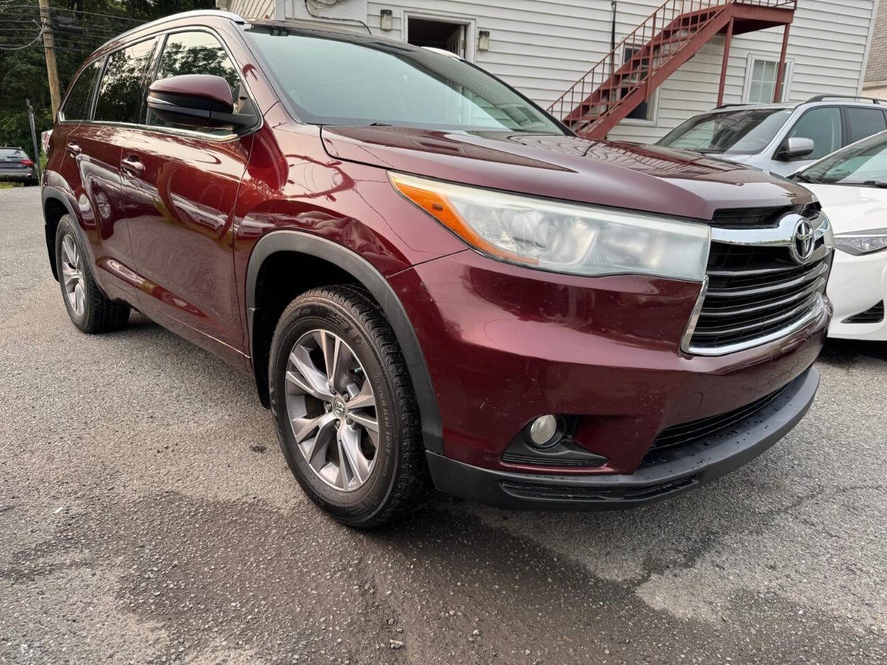 Used 2015 Toyota Highlander XLE image 3