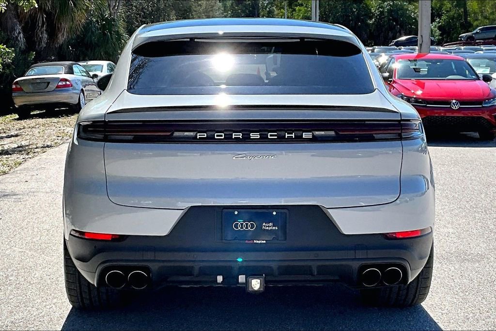 Used 2024 Porsche Cayenne Coupe image 6
