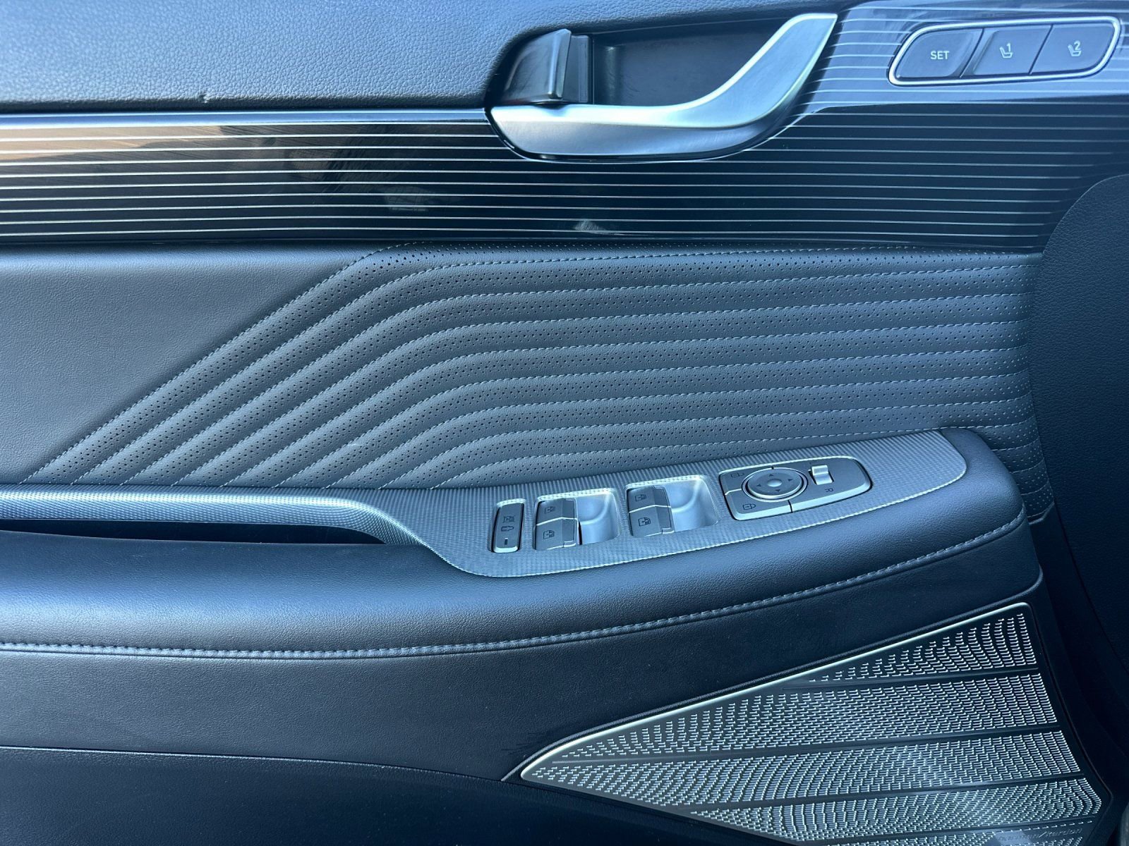 Used 2023 Hyundai Palisade Calligraphy image 10