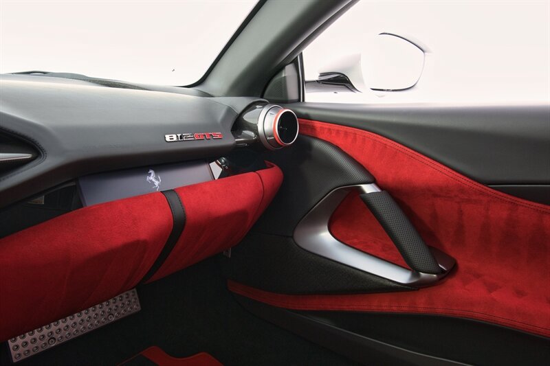 Used 2023 Ferrari 812 GTS RWD image 33