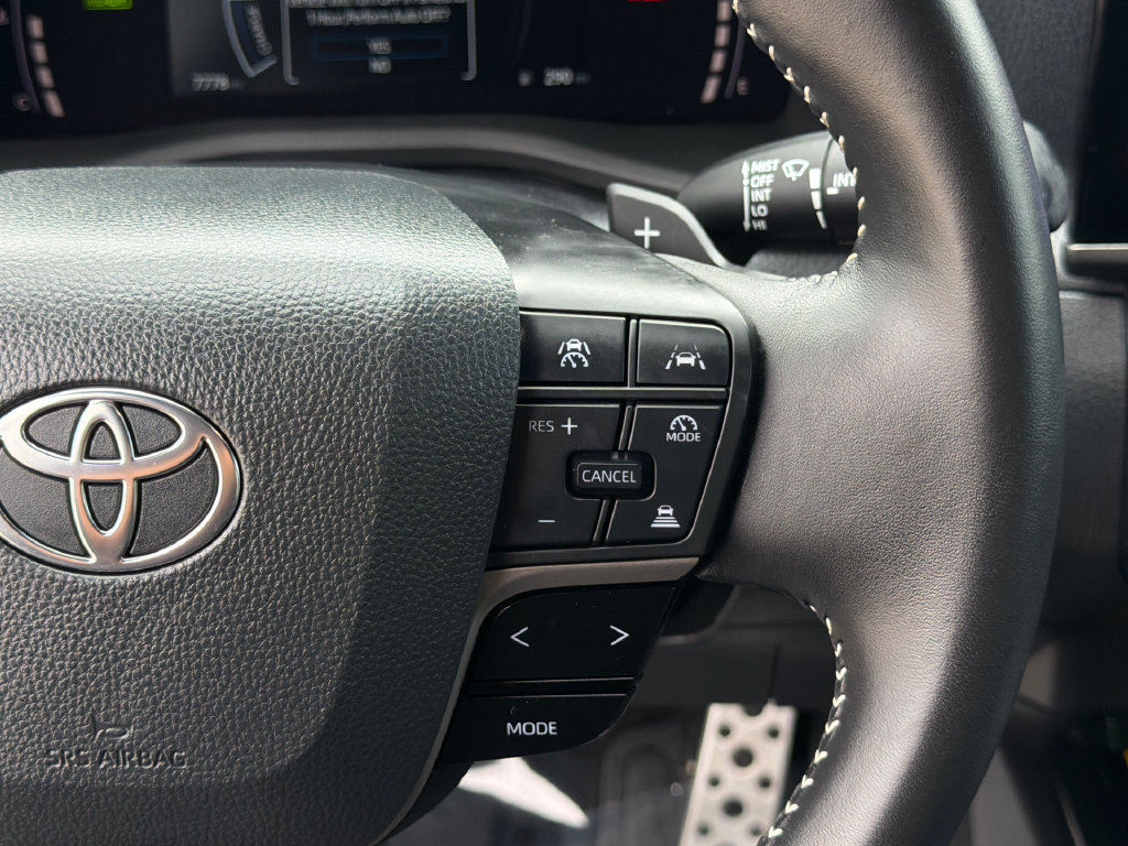 Used 2025 Toyota Camry SE w/ Convenience Package FWD image 26
