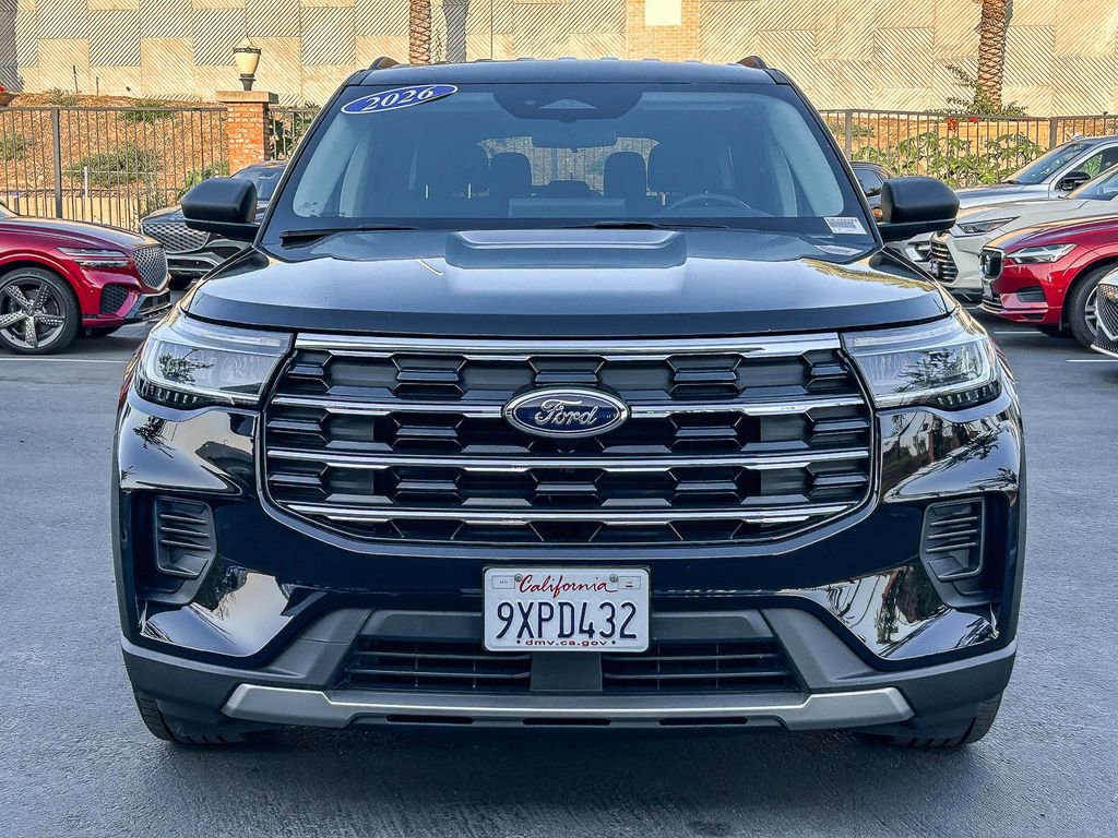 Used 2026 Ford Explorer Active RWD image 2