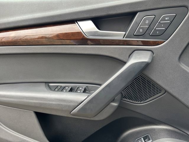 Used 2020 Audi Q5 Prestige image 16