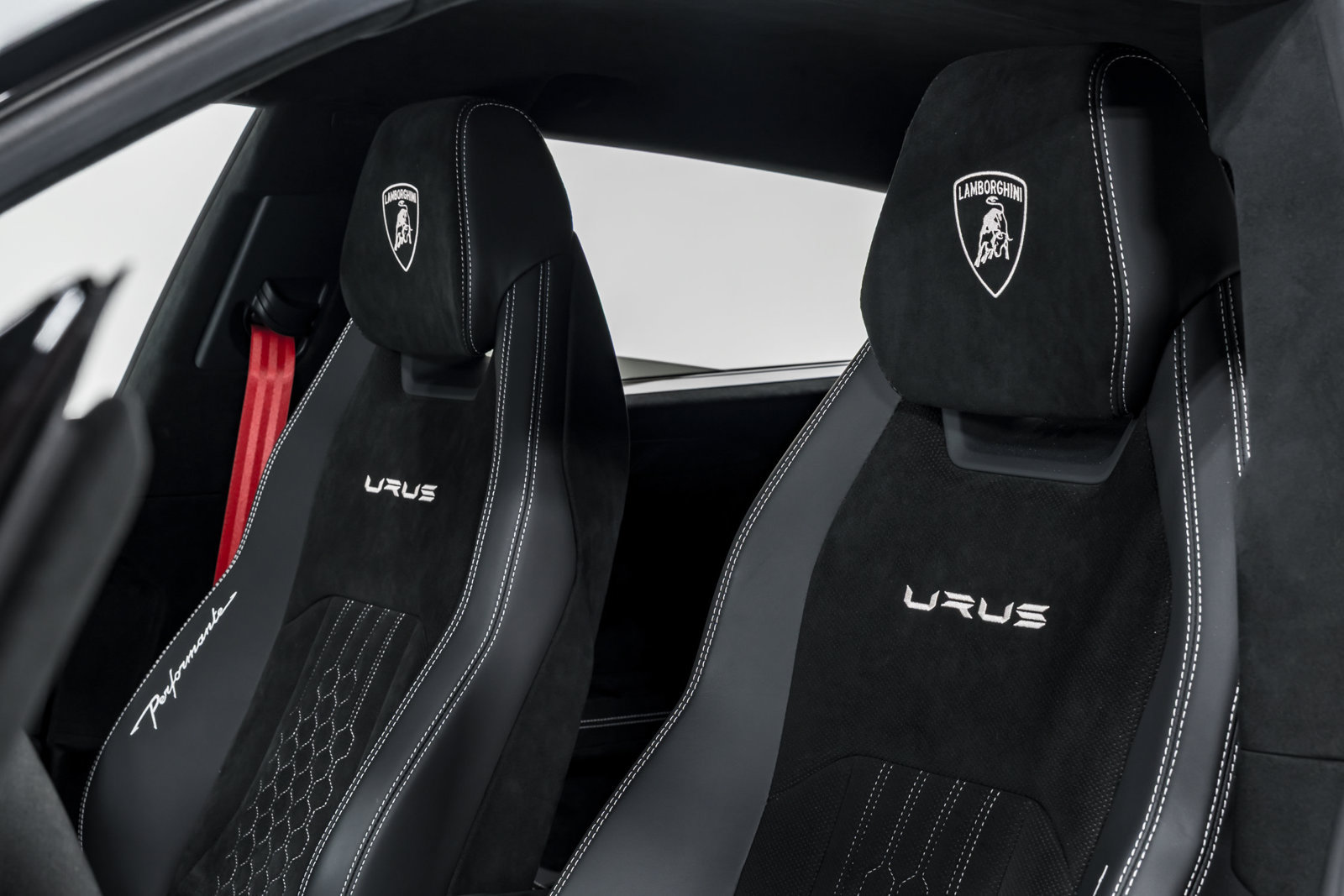 Used 2024 Lamborghini Urus Performante AWD/4WD image 20