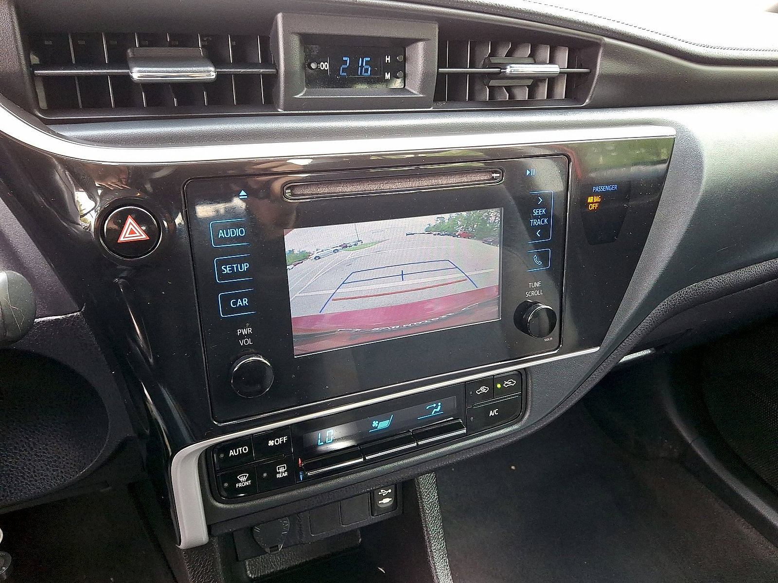 Used 2019 Toyota Corolla LE FWD image 15