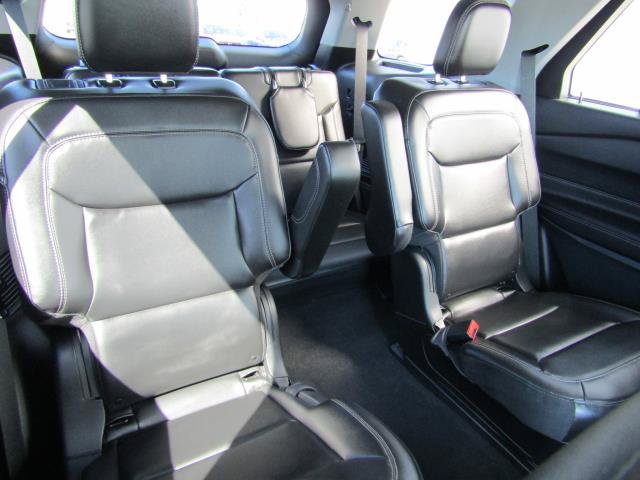 Used 2024 Ford Explorer XLT w/ Equipment Group 202A AWD/4WD image 3