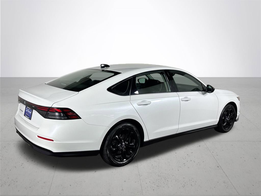 Used 2025 Honda Accord SE image 6