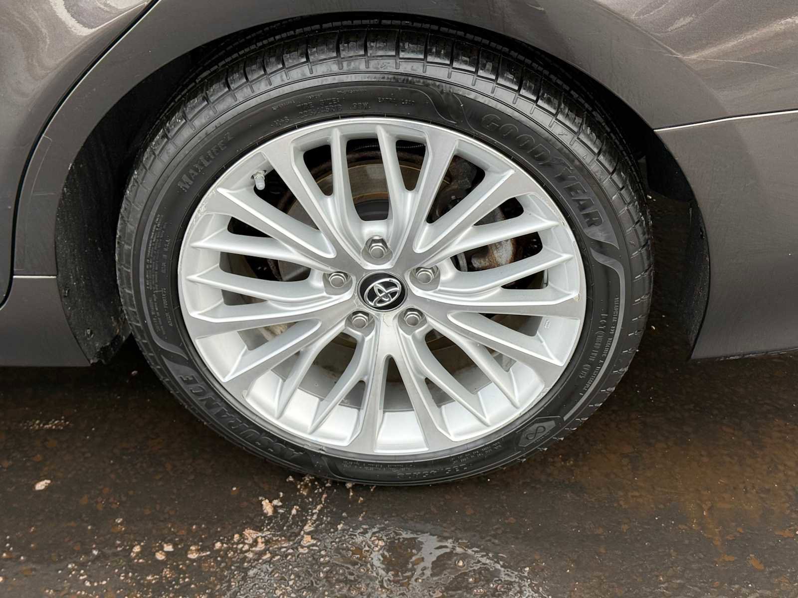 Used 2018 Toyota Camry XLE image 9