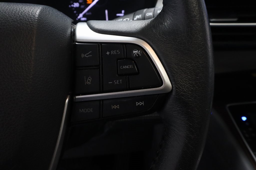 Used 2022 Toyota Sienna XLE image 30