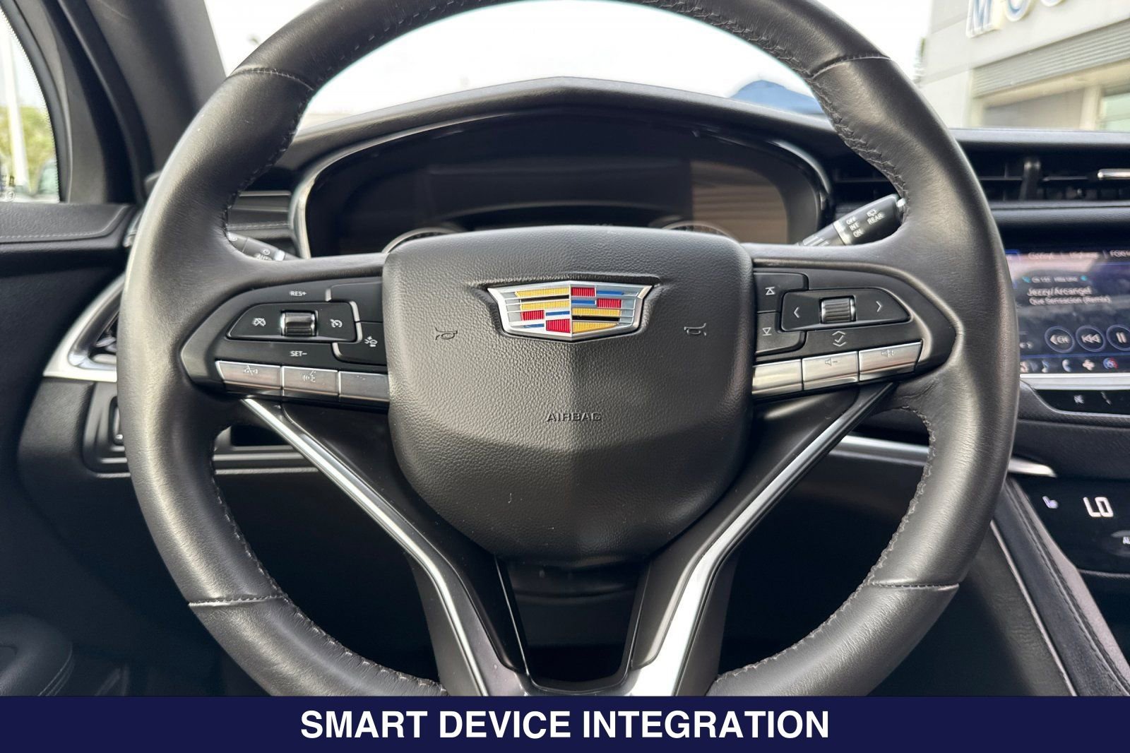 Used 2025 Cadillac XT6 Luxury FWD image 27