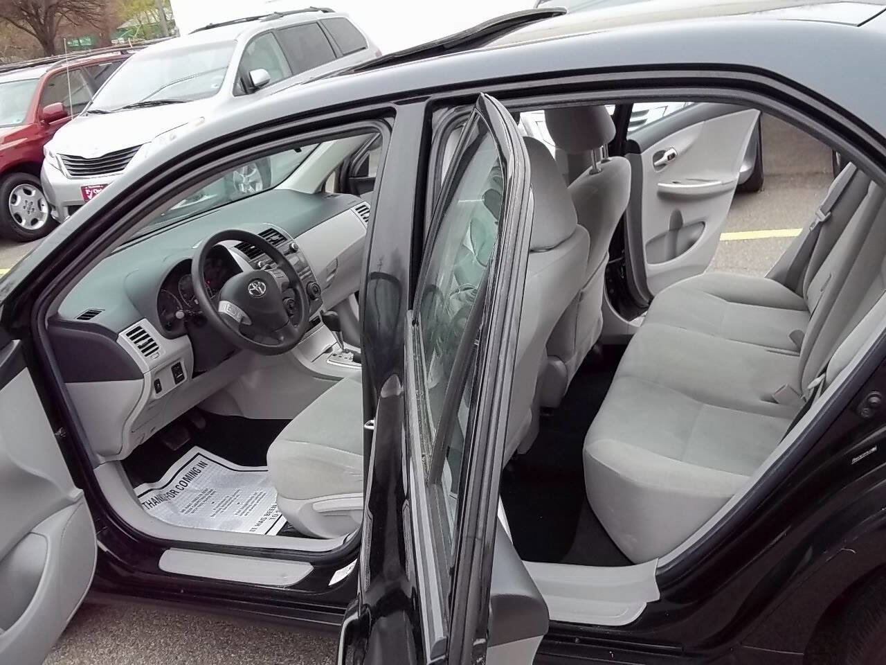 Used 2011 Toyota Corolla LE w/ Premium Pkg FWD image 6