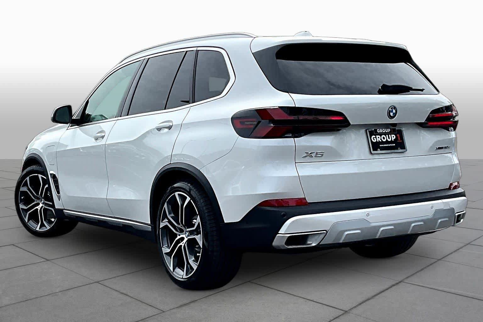 New 2026 BMW X5 xDrive50e AWD/4WD image 12