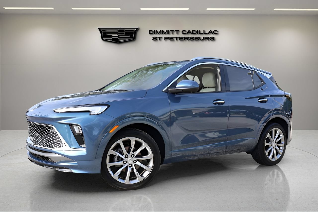 Used 2025 Buick Encore GX Avenir w/ Avenir Technology Package FWD image 1