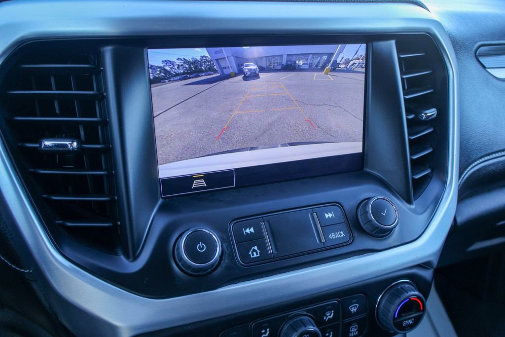 Used 2023 GMC Acadia SLT w/ Preferred Package image 4