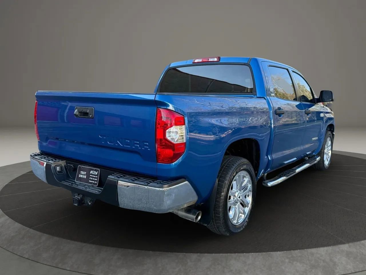 Used 2018 Toyota Tundra SR5 w/ SR5 Upgrade Package image 4