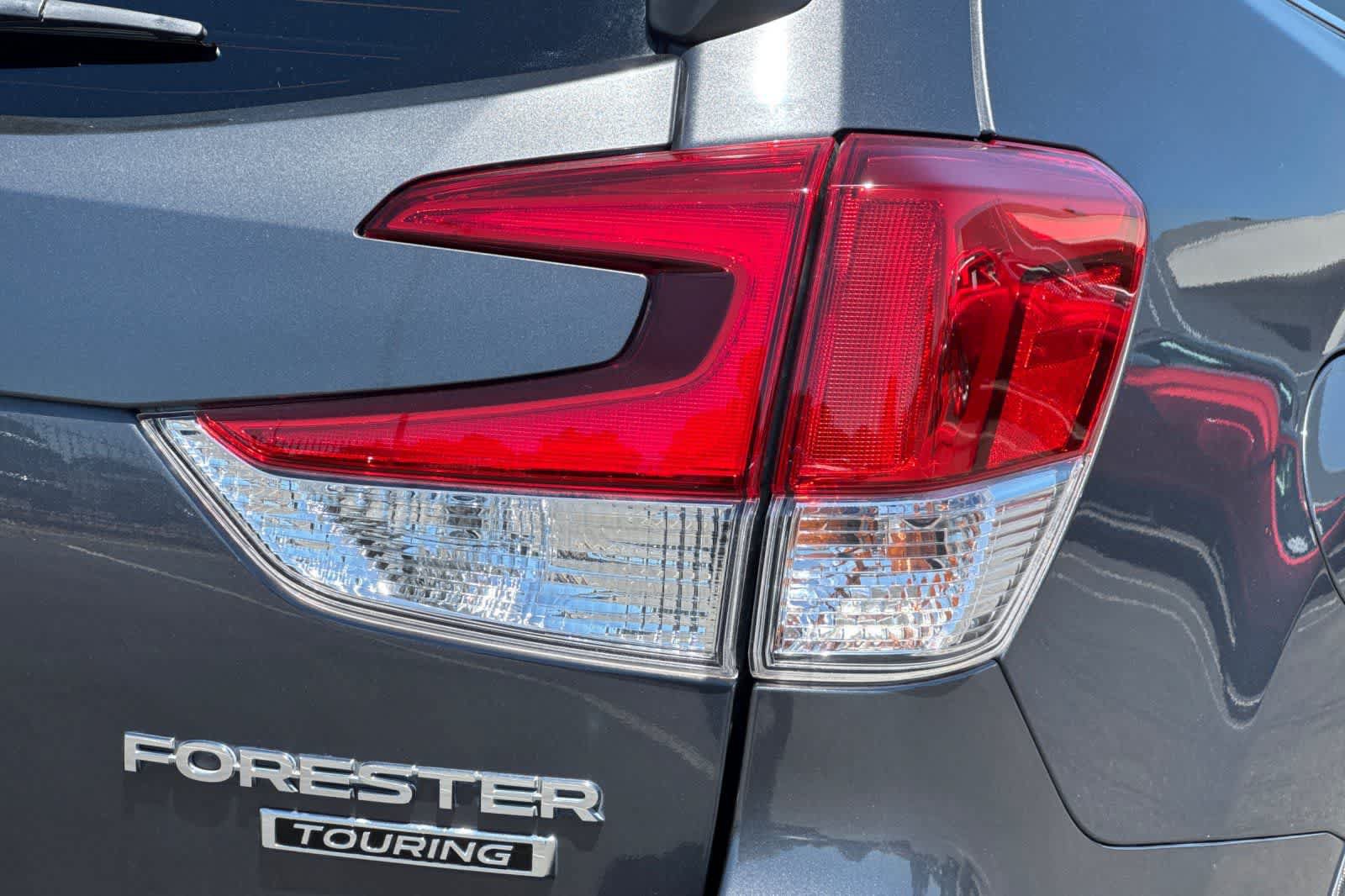 Used 2020 Subaru Forester Touring AWD/4WD image 32