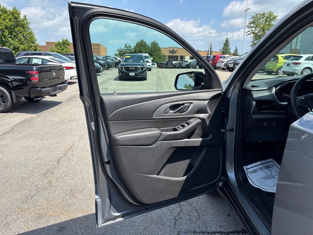 Used 2018 Chevrolet Traverse LS w/ LPO, Floor Liner Package FWD image 16