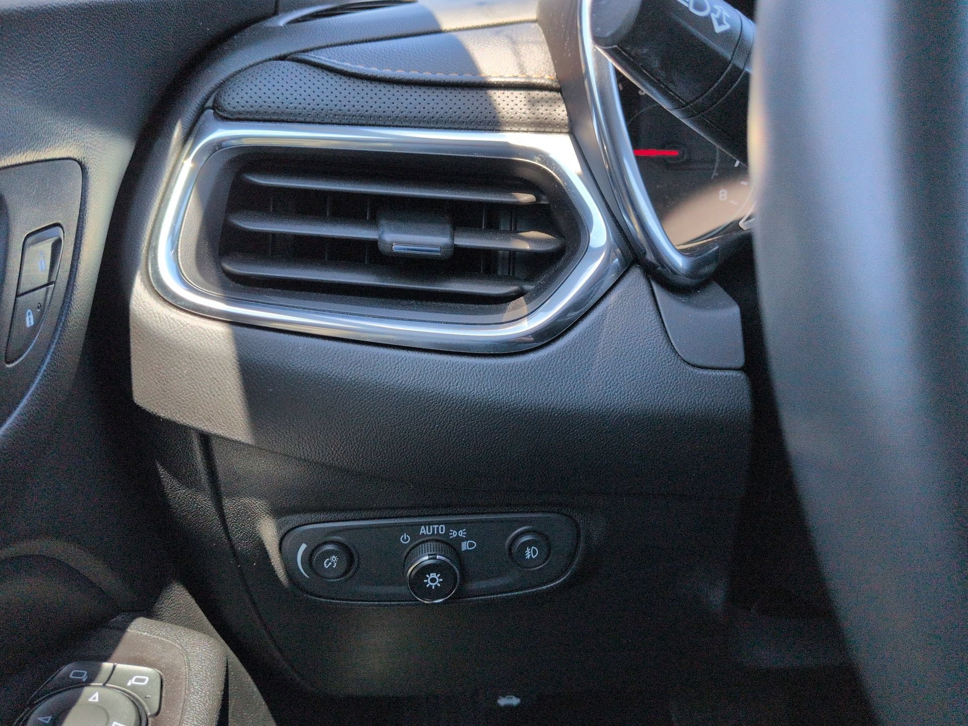 Certified 2019 Chevrolet Equinox Premier w/ Premier Redline Edition AWD/4WD image 18