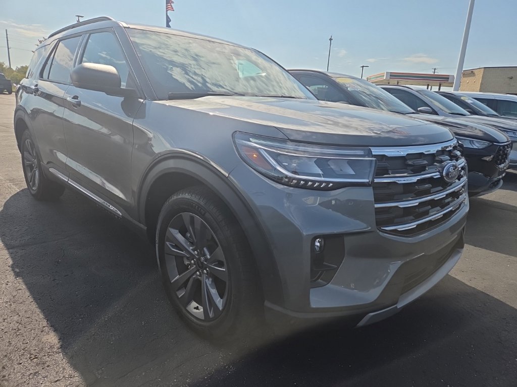 Certified 2025 Ford Explorer Active w/ Active Comfort Package AWD/4WD image 13