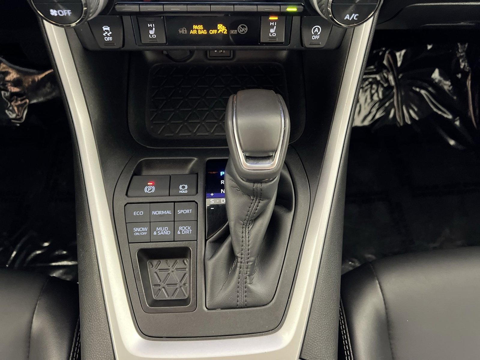Used 2023 Toyota RAV4 XLE Premium image 21