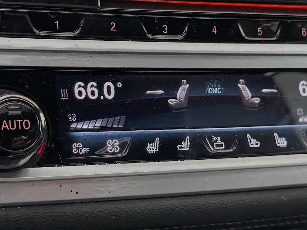 Used 2017 BMW 750i xDrive image 24