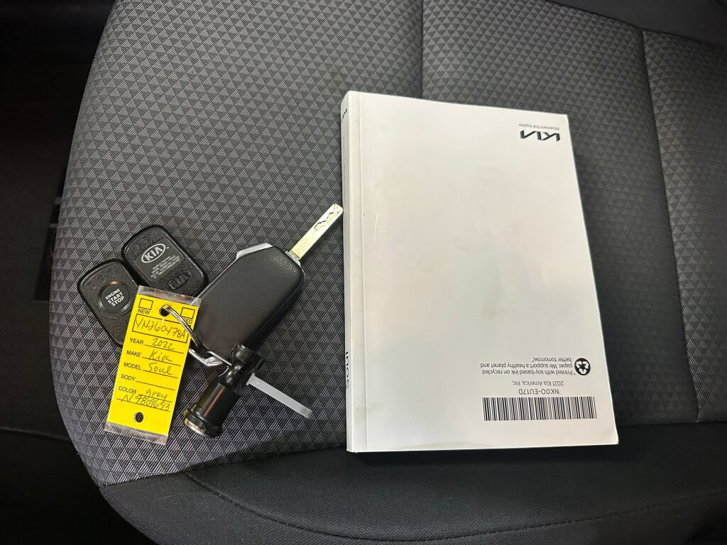 Used 2022 Kia Soul LX FWD image 4