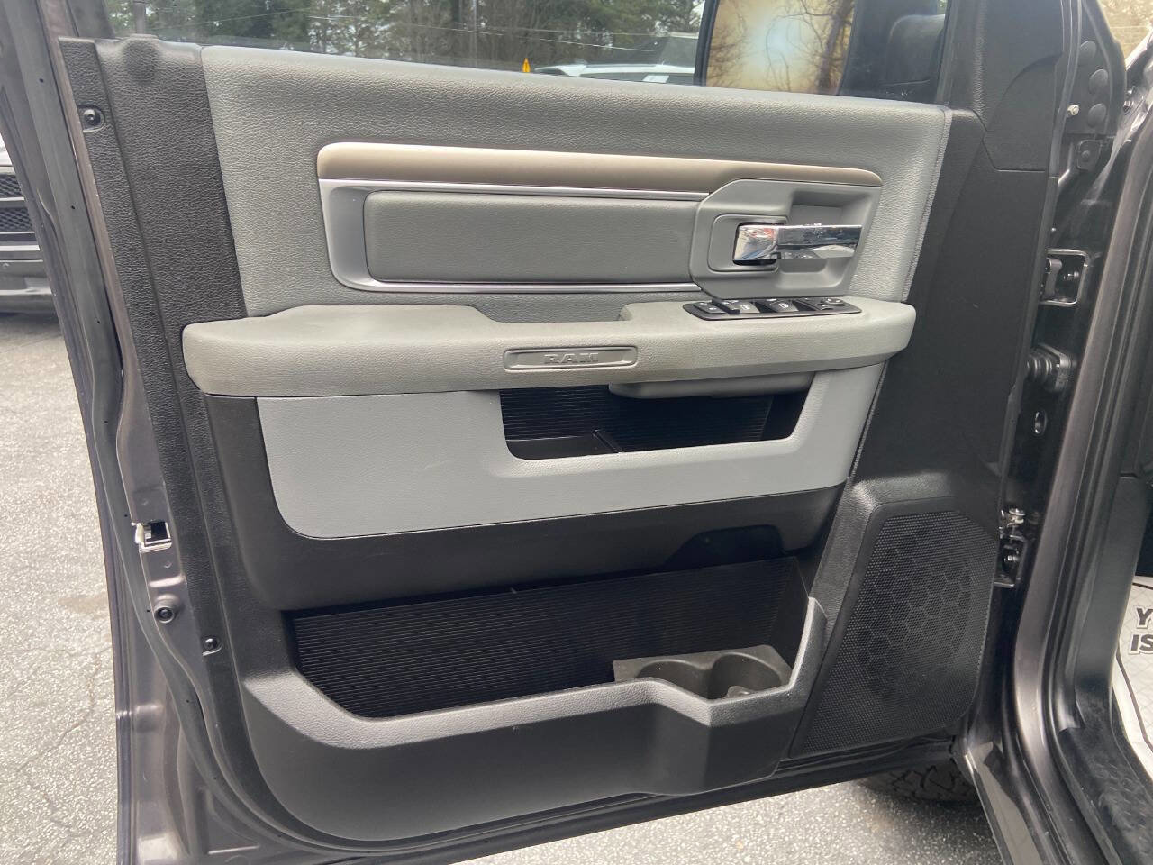 Used 2015 RAM 1500 Big Horn RWD image 21