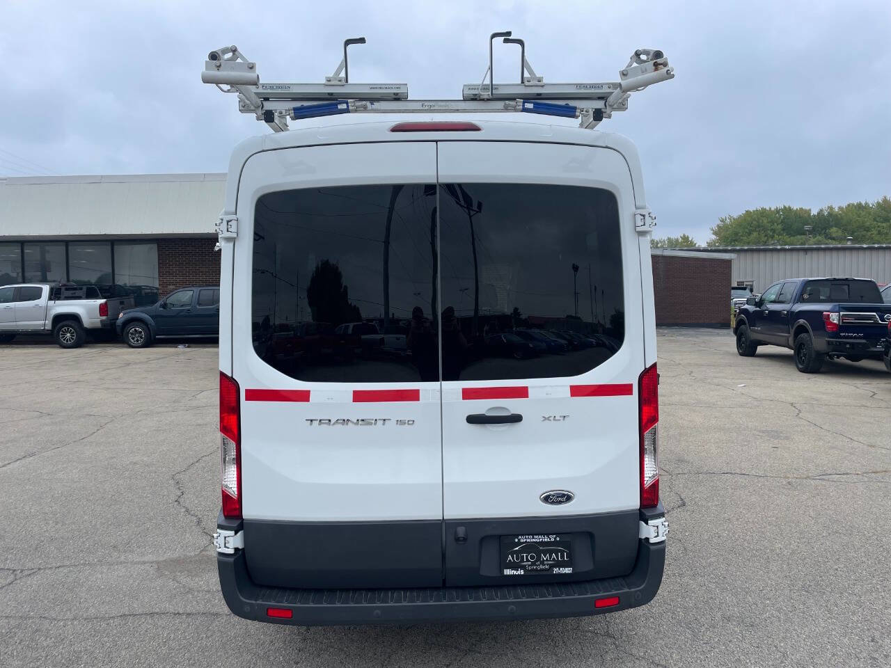 Used 2016 Ford Transit 150 XLT RWD image 4
