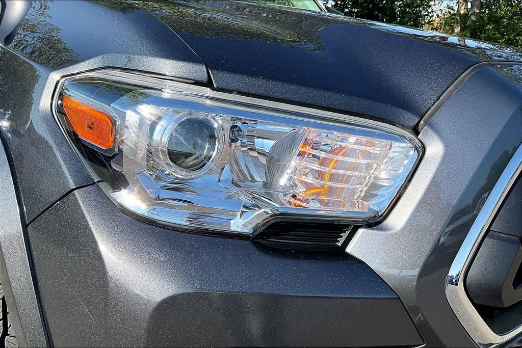 Used 2024 Toyota Tacoma TRD Sport AWD/4WD image 40